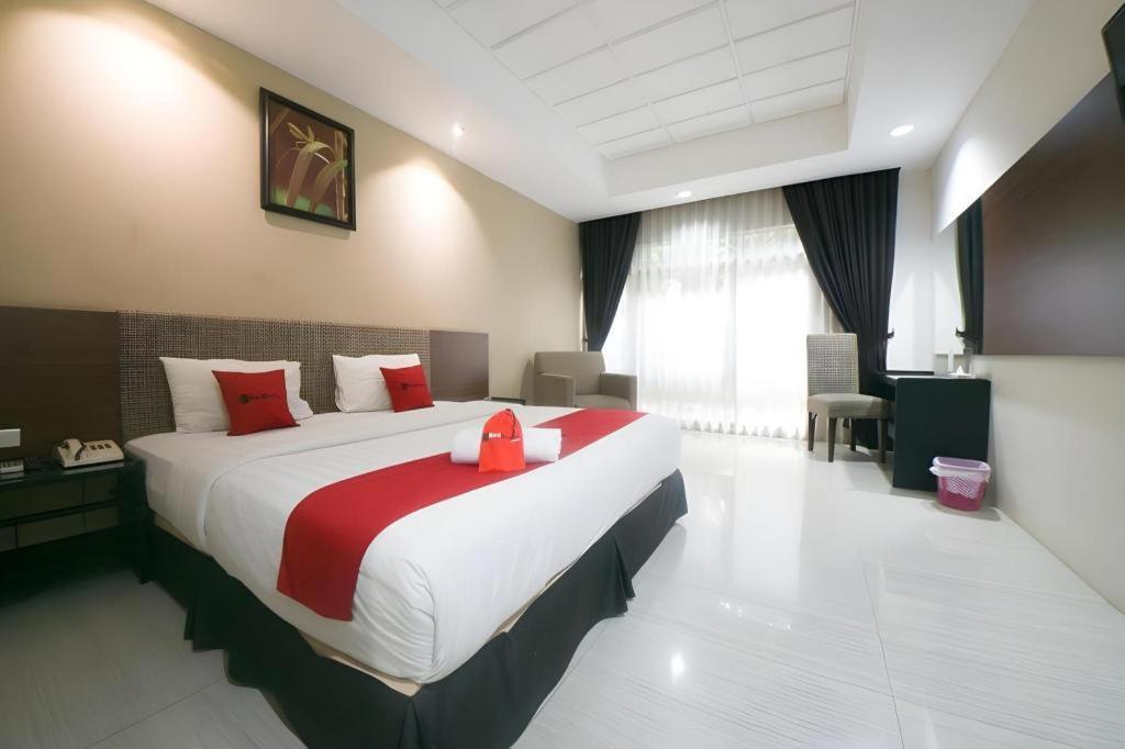 New Grand Park Hotel Surabaya Exterior photo