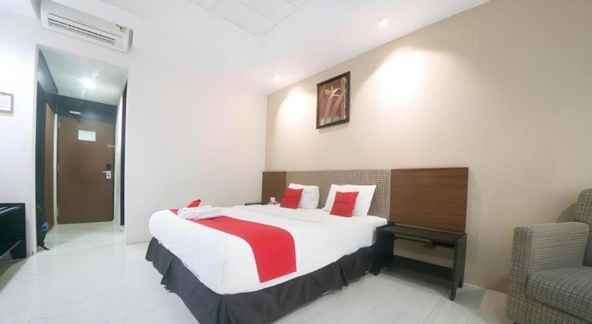 New Grand Park Hotel Surabaya Exterior photo