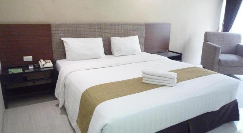 New Grand Park Hotel Surabaya Exterior photo